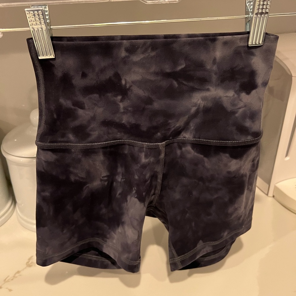 Lululemon Align shorts Size 2 in Smoke